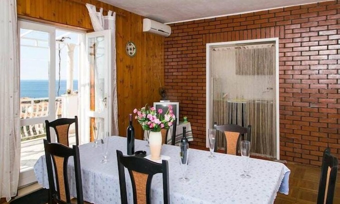 Gornji Kono Apartment | Apartment Angelina - Three Bedroom Apartment with Balcony and Sea View
