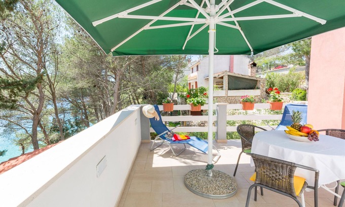 Cove Osibova (Milna) Apartment | Apartment Ante (42931-A1) - Milna - island Brac