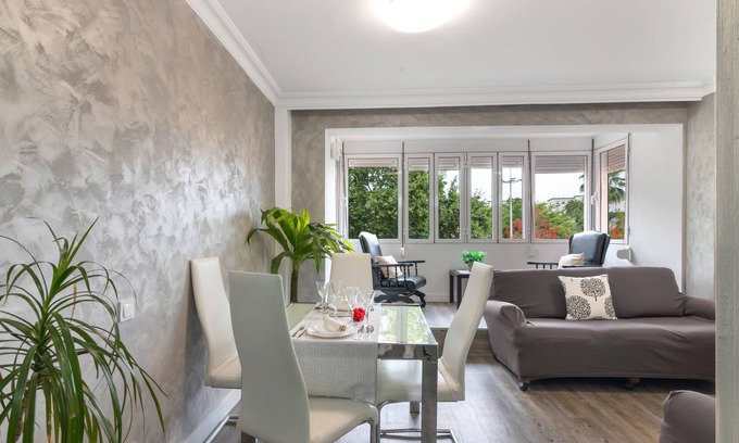 Huelva Apartment | Apartment 'Antiguo Estadio' with Private Terrace, Balcony and Wi-Fi