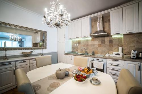 Stara Zagora Apartment | Apartment Antique Theatre