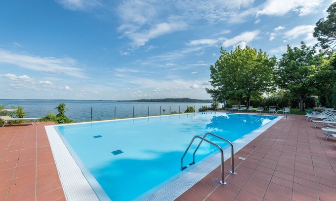Padenghe sul Garda Apartment | Apartment 'Appartamento Sogno sul Garda' with Private Pool, Wi-Fi and Air Conditioning