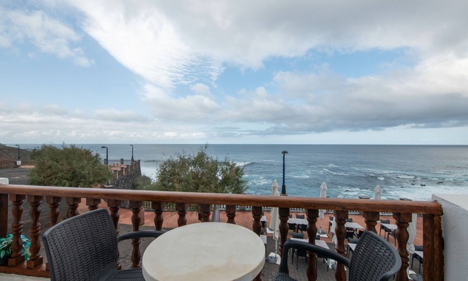 Barlovento Apartment | Apartment 'Apartamento C' with Sea View, Private Terrace and Wi-Fi