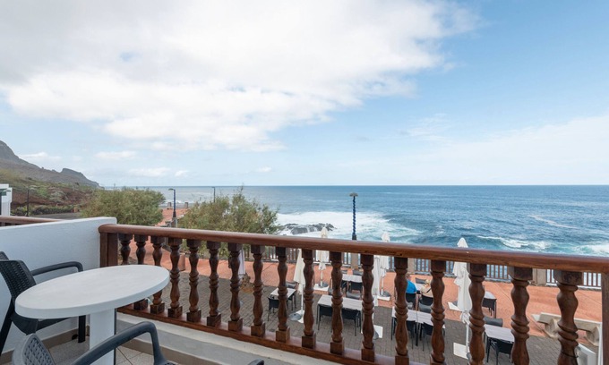 Barlovento Apartment | Apartment 'Apartamento D' with Sea View, Private Terrace and Wi-Fi