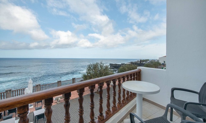 Barlovento Apartment | Apartment 'Apartamento E' with Sea View, Private Terrace and Wi-Fi