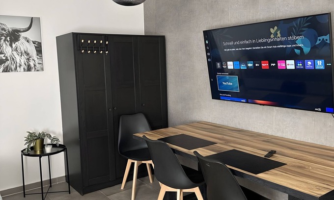 Duisburg Sud Apartment | Apartment 'Apartement Kingsize' with Shared Terrace and Wi-Fi