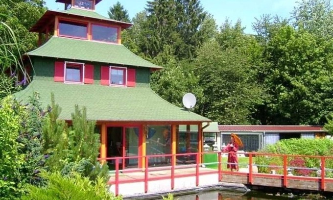 Lelkendorf Apartment | Apartment - Apartment in the Chinese Koi Temple