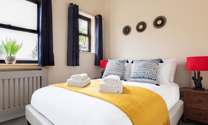 Beckingham Apartment | Apartment-Apartment-Ensuite with Bath-Promenade Apartment#