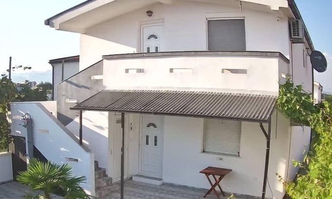 Bregvija Apartment | Apartment/apartment for 4 guests with 66m² in Doni Štoj (161721)