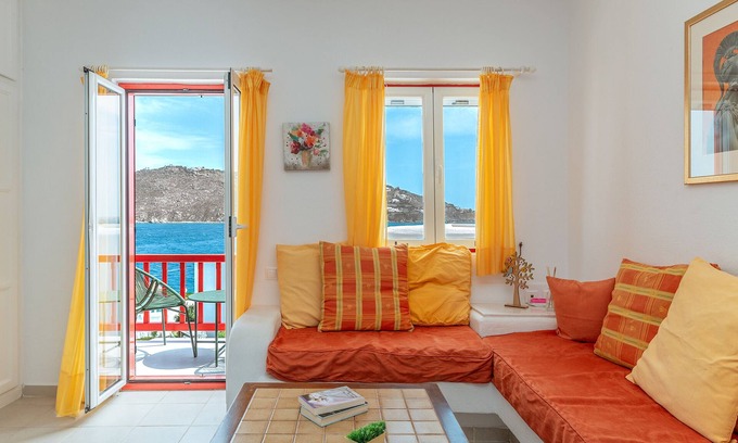 Agios Ioannis Apartment | Apartment 'Apollon House' with Sea View, Wi-Fi and Air Conditioning