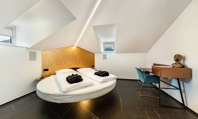 Centro - Piani - Rencio Apartment | Apartment 'App 304 Palazzo Cavour' with Mountain View, Wi-Fi and Air Conditioning