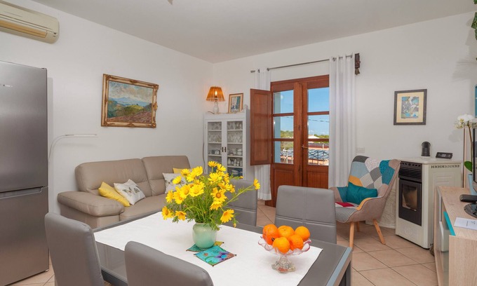 San Pantaleo Apartment | Apartment 'Appartamento Mountain View' with Mountain View, Wi-Fi and Air Conditioning