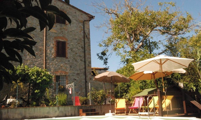 Colle di Compito Apartment | Apartment 'Appartamento Mansarda' with Shared Pool, Wi-Fi and Air Conditioning