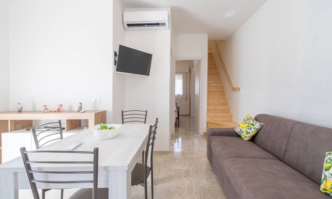 Fondo Morte Apartment | Apartment 'Appartamento Nemo' with Sea View, Wi-Fi and Air Conditioning