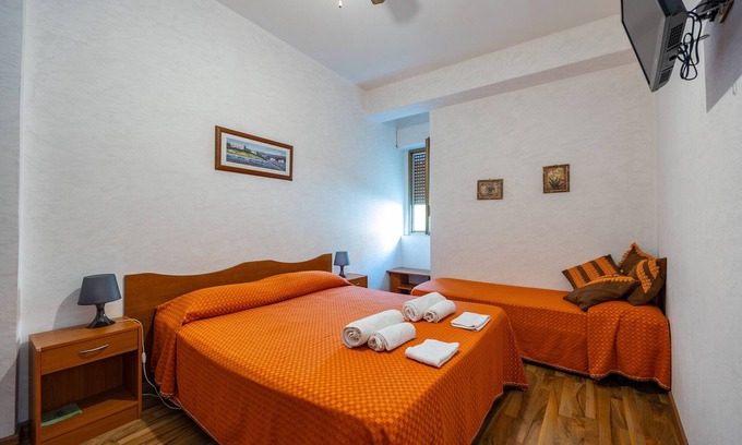 Ficarra Apartment | Apartment 'Appartamento 3 - Stanza 32' with Shared Terrace, Wi-Fi and Air Conditioning