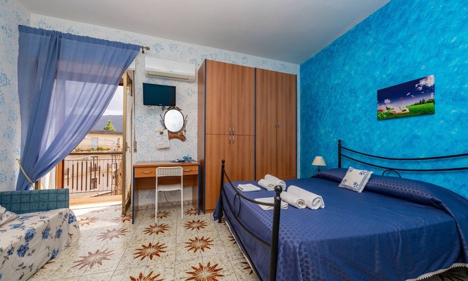 Ficarra Apartment | Apartment 'Appartamento 4 - Stanza 43' with Shared Terrace, Wi-Fi and Air Conditioning