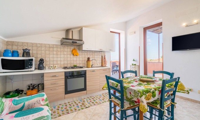 Tiche Apartment | Apartment 'Appartamento A Ficu Pala Siracusa' with Sea View, Wi-Fi and Air Conditioning