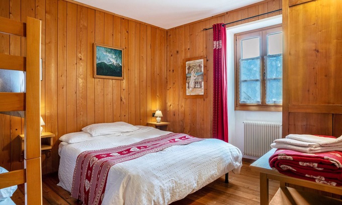 San Giacomo Apartment | Apartment 'Appartamento Moti' with Mountain View, Shared Garden and Balcony