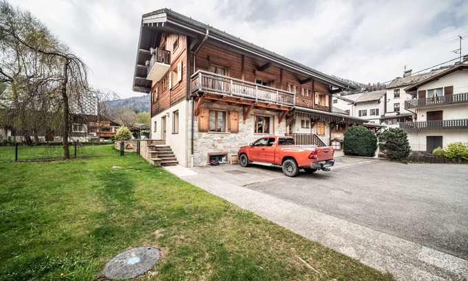 Abondance Apartment | Apartment 'Appartement Chalet - Le Fêni' with Mountain View, Balcony and Wi-Fi