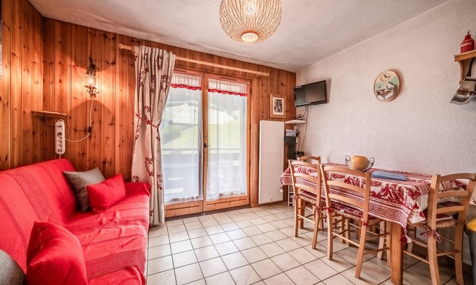 Morillon Apartment | Apartment 'Appartement Les Oursons' with Mountain View, Balcony and Wi-Fi