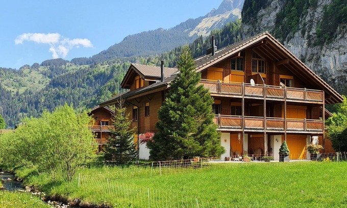 Lauterbrunnen Apartment | Apartment Arven - 3 Bedroom - 2 Bathroom - Uninterrupted mountain view