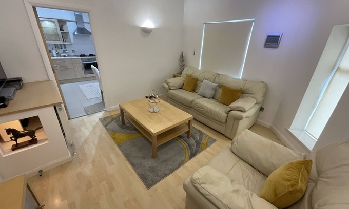 Crewe Apartment | Apartment at Earle House Serviced Apartments