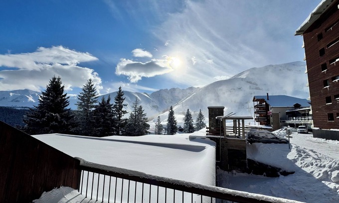 Gouaux-de-Larboust Apartment | Apartment at the foot of the slopes with spacious sunny terrace - 6 pers