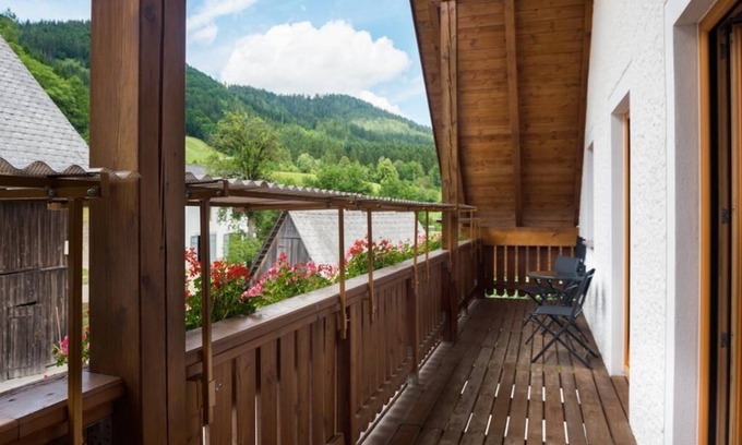 Goestling an der Ybbs Apartment | Apartment Kerschbaum 80sqm with balcony. Sauna in the house.