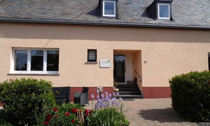 Lascheid Apartment | Apartment at St. James, amidst the nature park Südeifel, on the edge of Islek