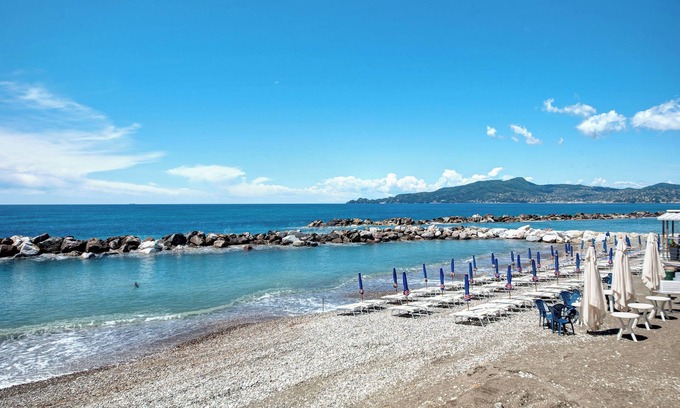 Chiavari Apartment | Apartment 'Attico In Centro Vista Mare' with Sea View, Wi-Fi and Air Conditioning