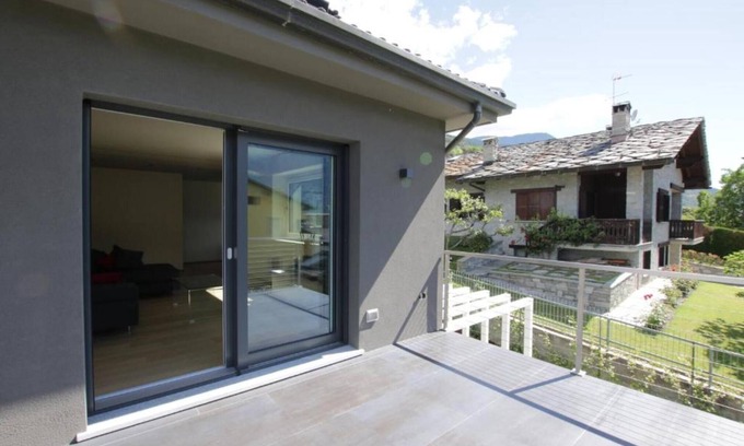 Senin Apartment | Apartment 'Aurelie' with Mountain View, Balcony and Wi-Fi