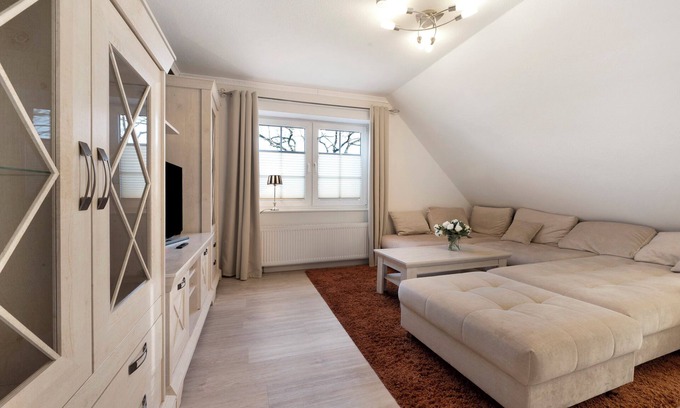 Center Apartment | Apartment 'Aurich' with Balcony and Wi-Fi
