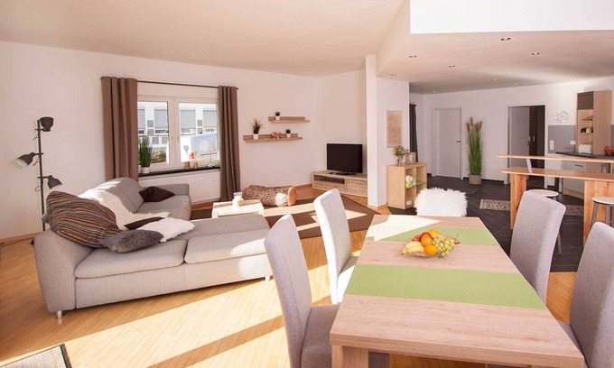 Holthausen Apartment | Apartment 'Auszeit' with Private Terrace, Shared Garden and Wi-Fi