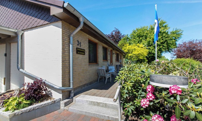 Hennstedt Apartment | Apartment 'Auszeit' with Shared Terrace, Private Garden and Wi-Fi