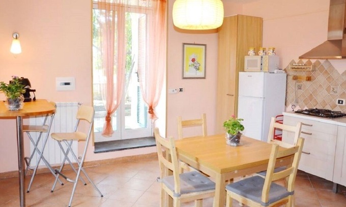 Ercolano Apartment | Apartment "B" in cottage with garden, parking and Wi-Fi