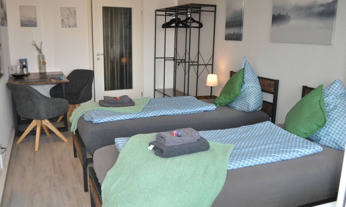 Region Hannover District Apartment | Apartment 'Backbordkajüte' with Balcony and Wi-Fi