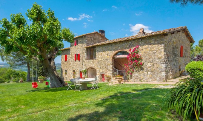 San Pietro in Bossolo Apartment | Apartment Badia a Passignano-1 by Interhome