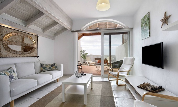 Bahia Calma Apartment | Apartment Bahía Vista with Sea View, Wi-Fi & Terraces