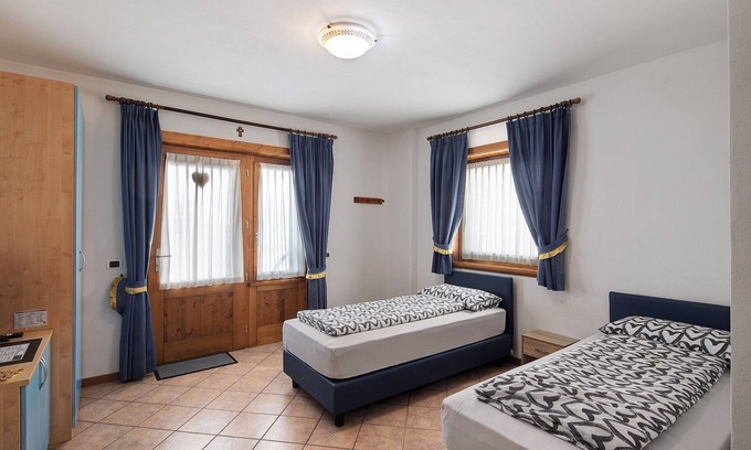 Trepalle Apartment | Apartment "Bait del Pont 52B" with Mountain View, Wi-Fi & Garden