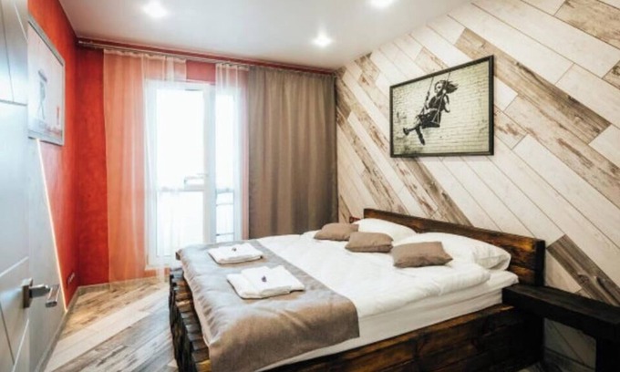 Pervomaysky District House | Apartment Banksy House