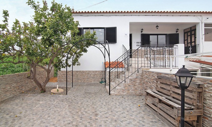 Moncarapacho e Fuseta Apartment | Apartment 'Beach' with Shared Terrace, Wi-Fi and Air Conditioning