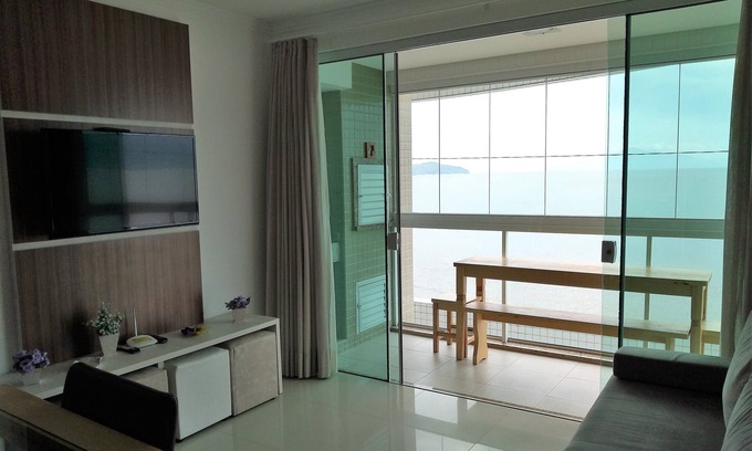 Morrinhos Apartment | Apartment Beira Mar in Canto Grande, Bombinhas