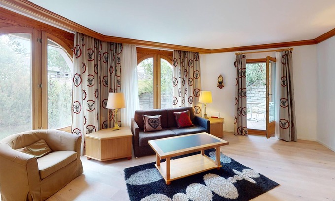 Zuoz Apartment | Apartment Belvair 32 - Well-maintained and renovated 2.5-Room Apartment
