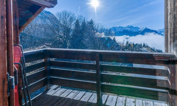 Villard-Reculas Apartment | Apartment 'Bercail 5 Appt Plein Sud 3 Étoiles' with Mountain View and Balcony