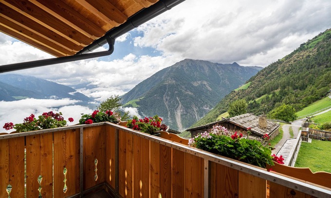 Naturno Apartment | Apartment "Bergsteiger - Patleidhof" with Mountain View, Shared Terrace & Wi-Fi