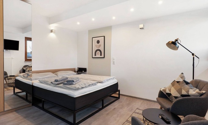 Oetisheim Apartment | Apartment 'Bienenweide' with Shared Garden and Wi-Fi