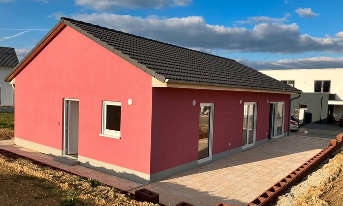 Rheinboellen Apartment | Apartment 'Big Feel Free Appartment' with Private Terrace, Private Garden and Wi-Fi
