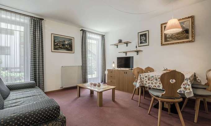Arabba Apartment | Apartment 'Bilocale Pelmo' with Wi-Fi