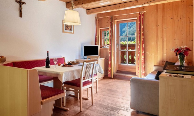 Sarntal Apartment | Apartment "Birke - Fiechterhof" with Shared Open Terrace, Garden & Wi-Fi