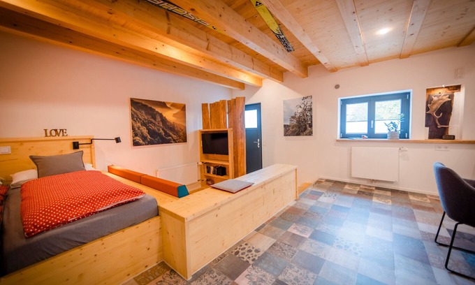 Inzigkofen Apartment | Apartment 'Biwak' with Private Terrace, Shared Garden and Wi-Fi