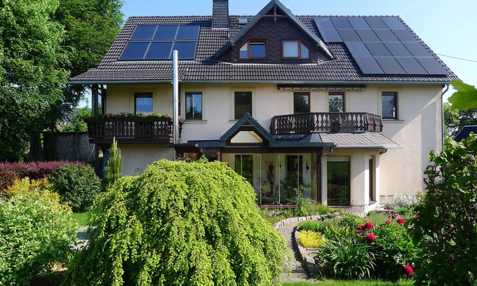 Frauenstein Apartment | Apartment 'Börner' with Mountain View and Wi-Fi